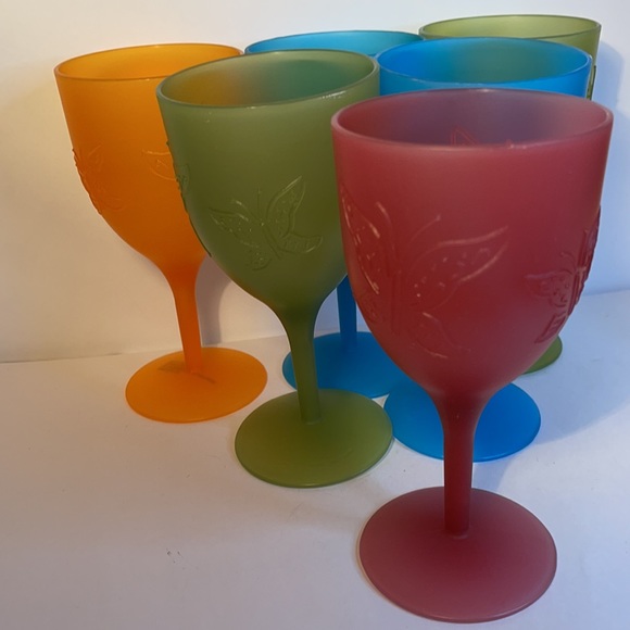 Wine glass set 6 plastic wine glasses for poolside or beach - Picture 4 of 7